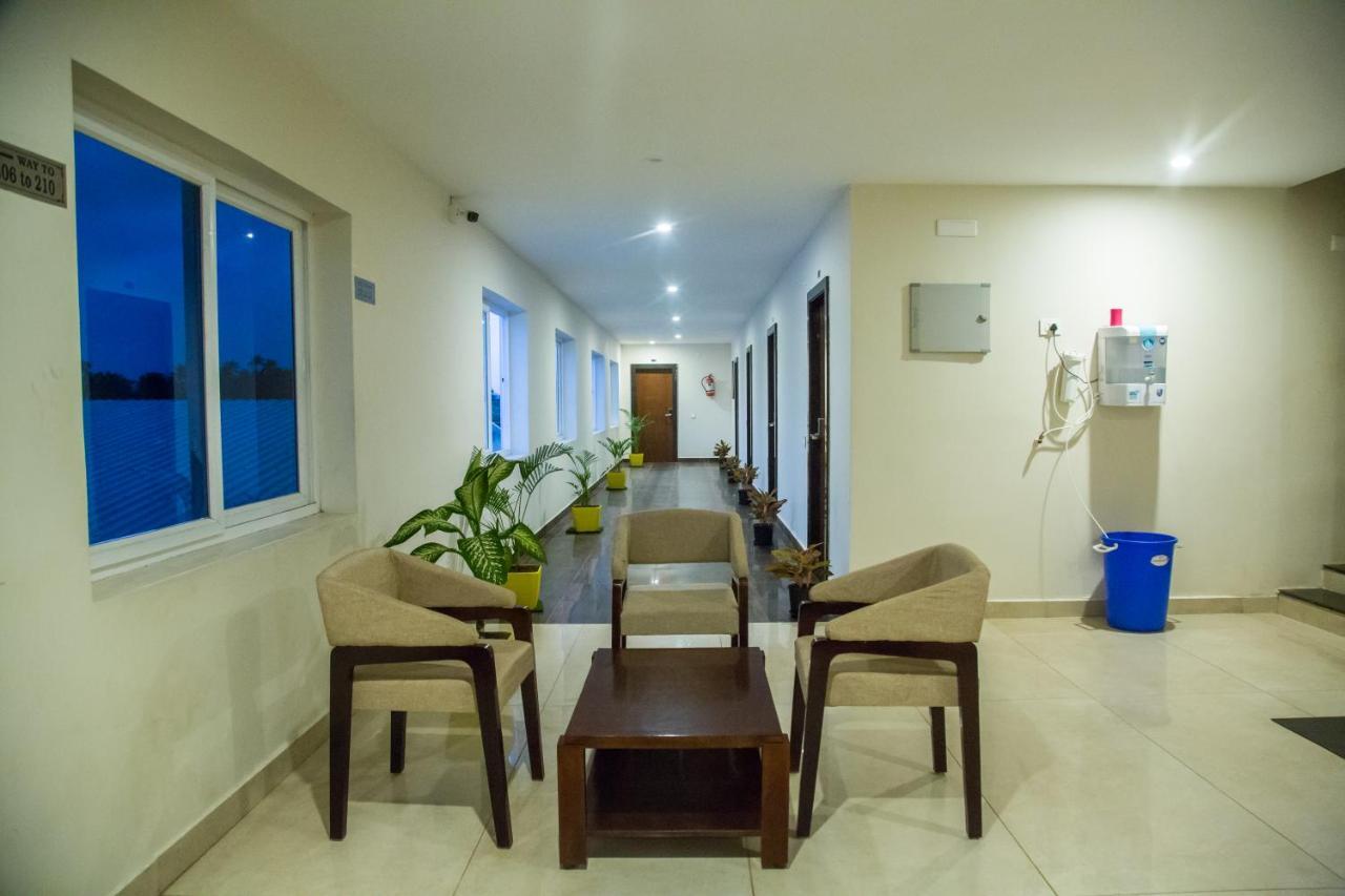 Hotel S-Inn Pālakollu Exteriér fotografie